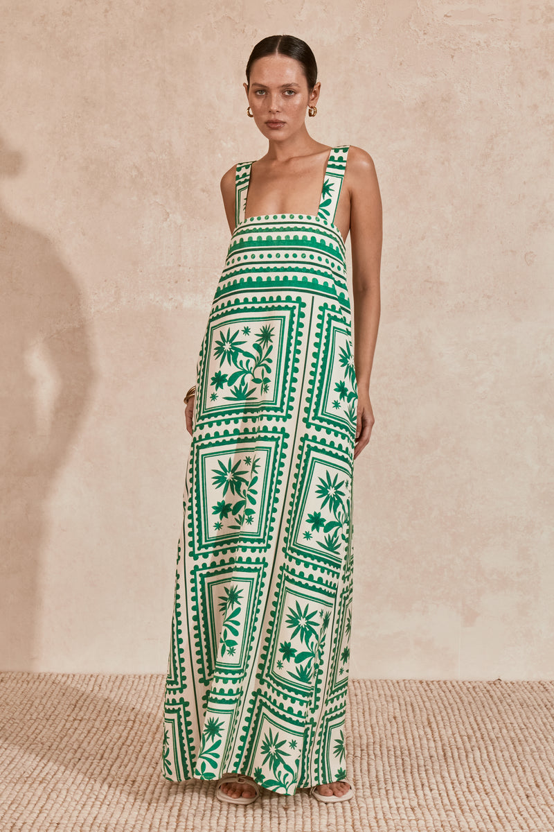 Sancia maxi dress with beautiful green print pattern! Take this dress on your next beach vacation!
