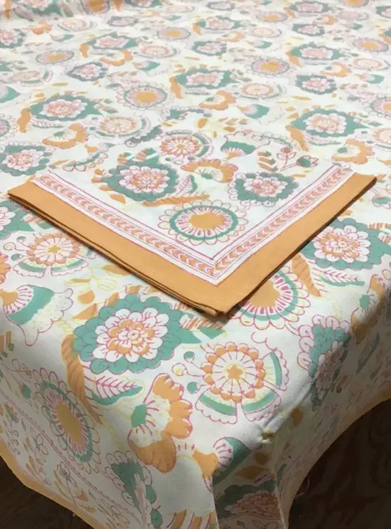 Tablecloth Tilly