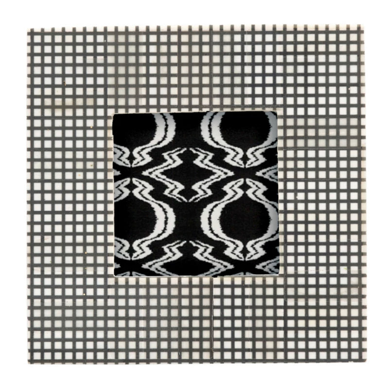 Check Pattern Photo Frame